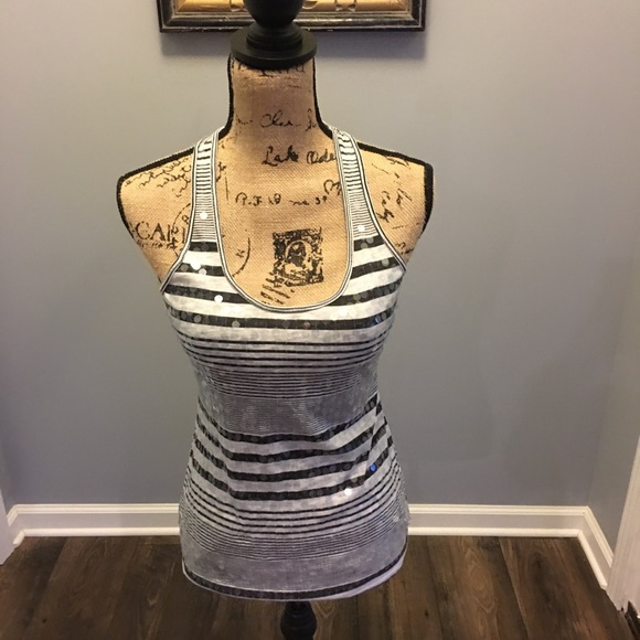 Tank top - Picture 4 of 16